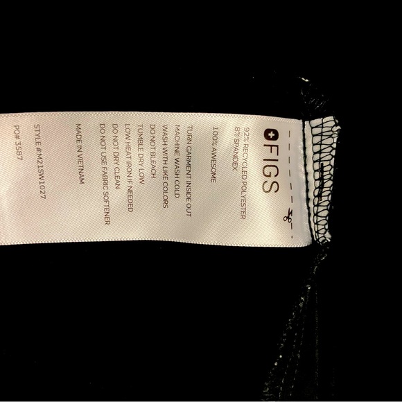 FIGS Scrub Men’s Top - Picture 5 of 5